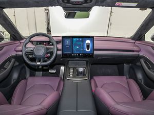 Xiaomi <span class=keywords><strong>SU</strong></span> 7 Elektroauto: Ein Bestseller in China, Stilvolles und Intelligentes Elektro-Coupé mit Erstklassigem Handling, 830 km Reichweite. - Product Image 5