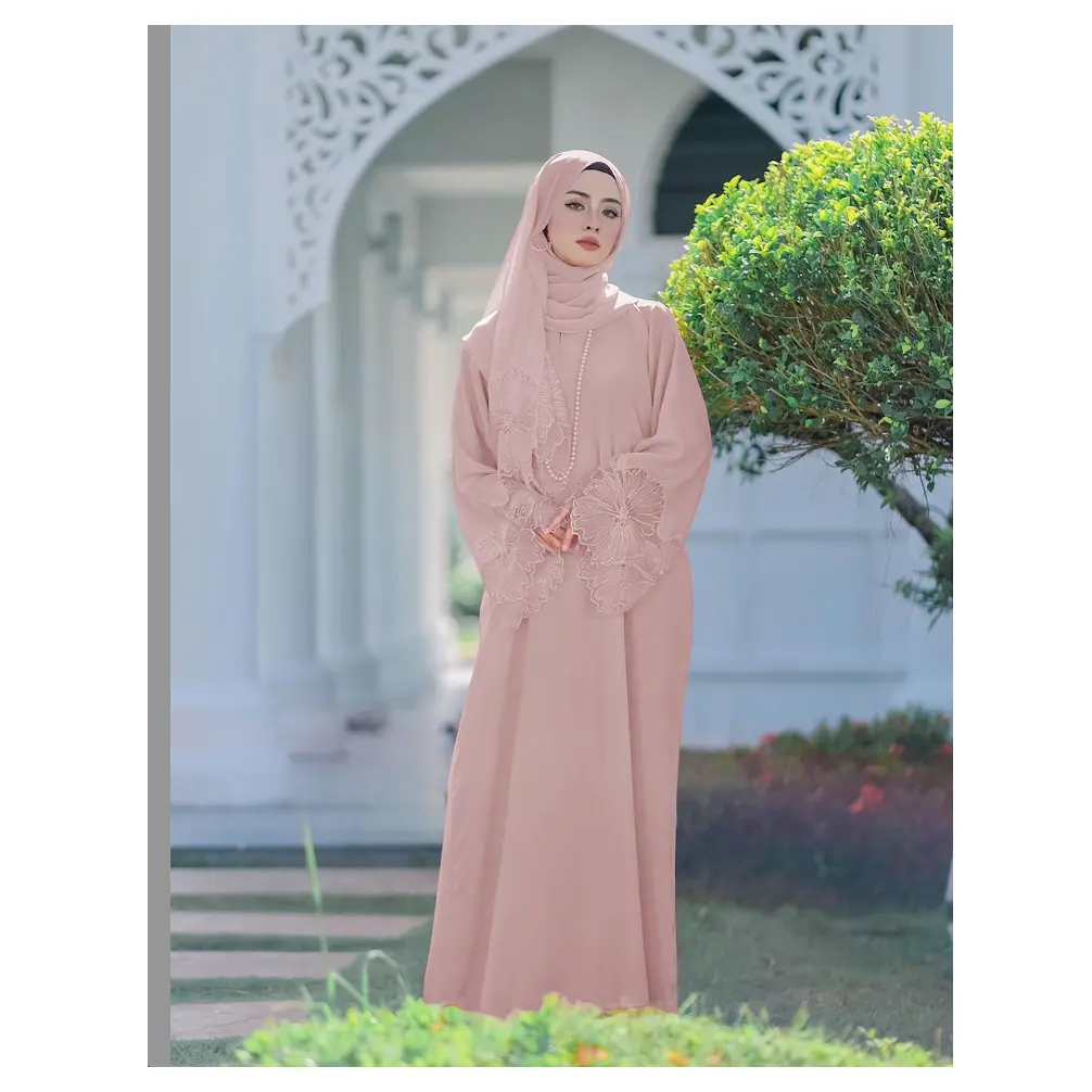 2024 toptan özel EID islam giyim Dubai Abaya başörtüsü seti ile kadınlar müslüman elbise caz krep Abaya