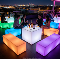 Banc droit moderne lumineux à LED pour la location – Matériau PE, sièges de bar pour discothèques, tabourets de bar, mobilier d'extérieur IP65