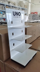 Giá Trưng Bày Kính Râm Quầy Bán Lẻ Tùy Chỉnh Với 3 Kệ Giá Trưng Bày Kính Mắt Cá Nhân Giá Đỡ Kính Râm Bằng <span class=keywords><strong>Acrylic</strong></span> - Product Image 2