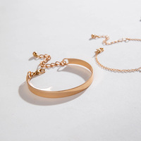 Juego de Tres Brazaletes de Aleación de Zinc con Diseño de Trébol de Cinco Hojas para Mujer, Estilo Europeo Americano, Color Blanco Jiayu, Simple