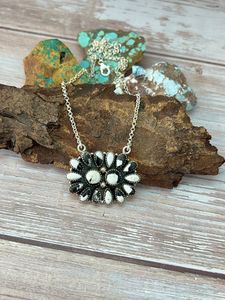 Hermoso Collar Hecho a Mano de Plata de Ley con Turquesa Kingman y Búfalo Blanco para Mujer - Product Image 3