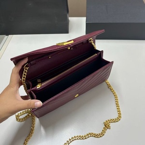 กระเป๋าแฟชั่นสุดหรูทรงซองจดหมาย ดีไซน์เนอร์แบรนด์ กระเป๋าสะพายไหล่เดี่ยวแบบโซ่ลายตาราง  รับสกรีนโลโก้  กระเป๋าสะพายข้าง  รุ่น Caviar Sauce - Product Image 6