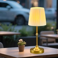Lampe LED magnétique sans fil à chargement USB-C, design moderne, double usage mural/de table, avec éclairage tactile et couleurs RGB réglables, modèle 2026 le plus récent