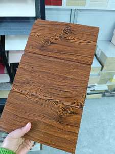 Panneaux sandwich directs d'usine 16mm 20mm 25mm d'épaisseur en acier isolé Carrelage sculpté <span class=keywords><strong>Isolation</strong></span> du toit <span class=keywords><strong>de</strong></span> la maison Panneau <span class=keywords><strong>de</strong></span> revêtement mural en PU - Product Image 2