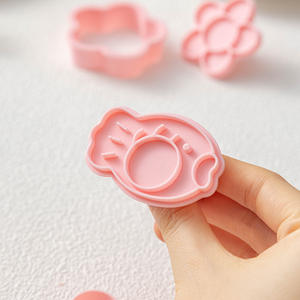 <span class=keywords><strong>Emporte</strong></span>-pièces fantaisie en <span class=keywords><strong>forme</strong></span> de petits poissons et de fleurs, parfaits pour la pâtisserie familiale amusante avec des garnitures de confiture ou de crème - Product Image 5