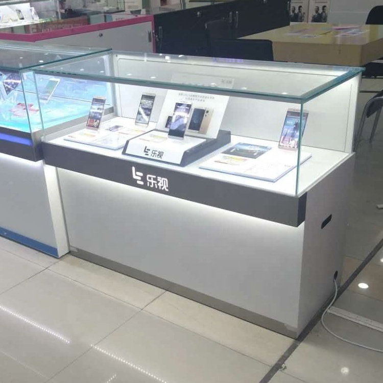 Custom Design Glass for Showcase for