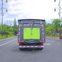 Dongfeng 4000L Camion de nettoyage des rues de la ville Camion balayeuse de route sous vide pour la piste de l'aéroport