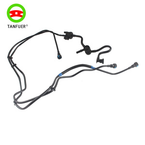 自動車部品OEMブラックカラー燃料パイプLR044012 LR032112ランドローバーフリーランダー2 2006-2014 - Product Image 1