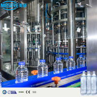 Machine monobloc intégrée haute vitesse pour le soufflage, le remplissage et le bouchage de bouteilles d'eau en PET