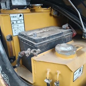 Excavatrice hydraulique sur chenilles Caterpillar CAT303ECR d'occasion de haute qualité, 3 tonnes, pour usage agricole et domestique - Product Image 5