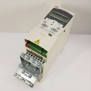 โมดูลขับเคลื่อนเครื่องจักร Lv AC ACS355-01E-02A4-2ต้นฉบับใหม่สำหรับการควบคุมระบบอัตโนมัติในอุตสาหกรรม - Product Image 1