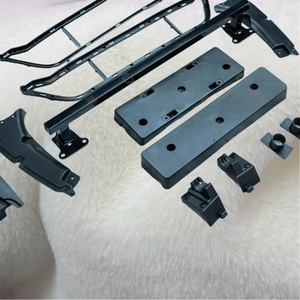 Kit carrosserie complet pour Porsche 718 Cayman <span class=keywords><strong>GT4</strong></span> 982 <span class=keywords><strong>GT4</strong></span> <span class=keywords><strong>RS</strong></span> en fibre de carbone : pare-chocs avant et arrière, jupes latérales, spoiler, aérations de capot, pièces aérodynamiques - Product Image 4