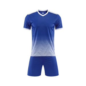 Özel Tasarım Unisex Yetişkin Futbol Forması Şort Takımı 2024 %100 Polyester Nefes Alabilen Hızlı Kuruyan Hafif Özel Oyuncu İsimleri/Takım - Product Image 3