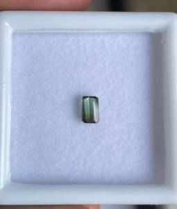 Cristal de Turmalina Natural en Bruto en Oferta para Terapia Energética y Fabricación de Joyas Disponible al Mejor Precio - Product Image 4