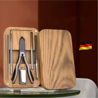 JM Best Seller Luxurious Pedicure Manicure Set Eco-friendly Stainless Steel Nail Clipper Dead Skin Pliers Pusher Box Packaging