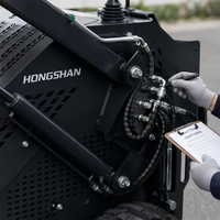 Chargeuse compacte sur chenilles EPA CE 50 CV à moteur diesel, 1000 kg, avec grappin, débroussailleuse de souches, trancheuse et fourche à palettes pour parcours de golf