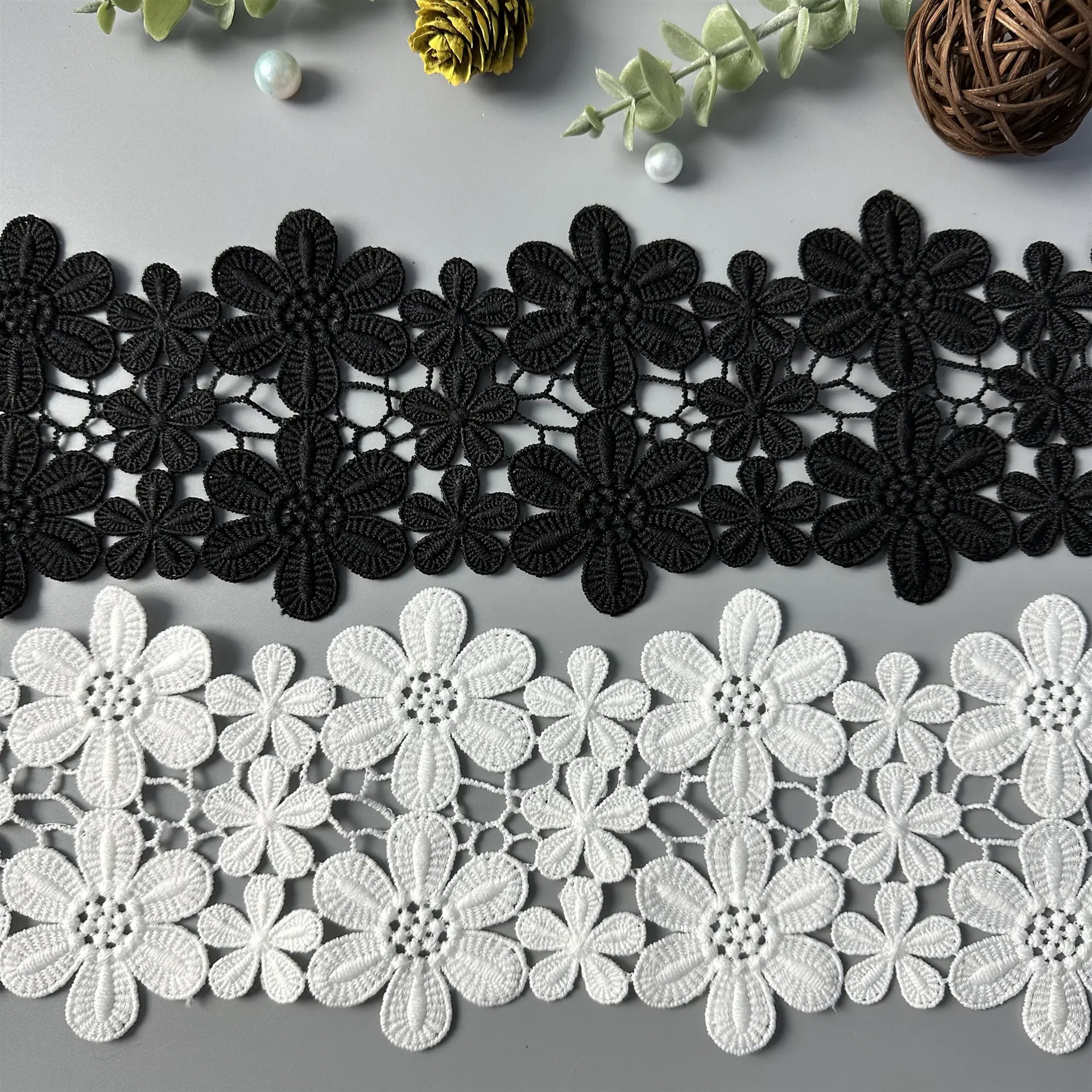Poliéster de alta calidad en ventas en stock 11CM de ancho negro/blanco leche seda flor guipur bordado encaje ajuste para vestido