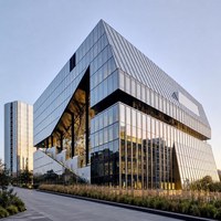 Salle d'exposition en structure métallique pour les expositions de produits, les showrooms de marques et les événements professionnels