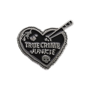 Europeo americano inglese "true CRIME junkie" inciso con lettere con collare animali modello amore stile Punk spilla anniversario - Product Image 5