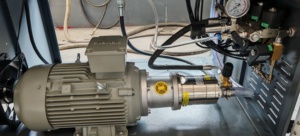 Bomba de Pistones Axiales de Alto Caudal y Alta Eficiencia para Sistemas de Agua Ultrapura - Product Image 2