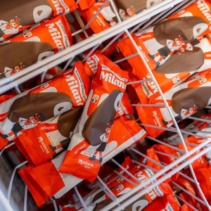 Wholesale Chocolate Coated Ice Cream Bar Crispy Layers Rich Chocolate Flavor Milk Gelato Frozen Dessert Vietnam Factory - Product Image 1