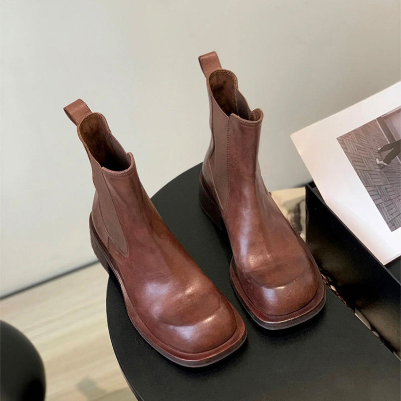 สีน้ำตาล