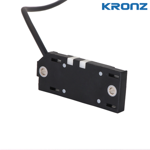 Высококачественные пластиковые плоские квадратные емкостные датчики приближения NPN выход 10 мм Чувствительный диапазон непромокаемый емкостный датчик KRONZ - Product Image 2