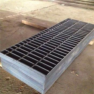 Grille de drainage en acier galvanisé haute résistance pour trottoir extérieur, couvercle de caniveau anti-tempête, grille de <span class=keywords><strong>pont</strong></span> en acier. - Product Image 2