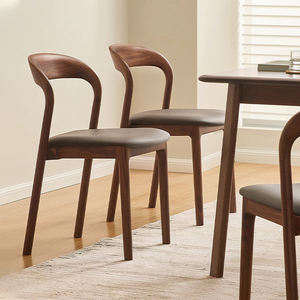 Chaise <span class=keywords><strong>de</strong></span> salle à manger en bois massif <span class=keywords><strong>de</strong></span> Style moderne nordique avec dossier en cuir PU meubles <span class=keywords><strong>de</strong></span> maison <span class=keywords><strong>de</strong></span> luxe légers pour des loisirs d'étude confortables - Product Image 1