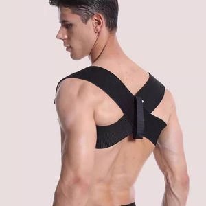 2025 personalizado negro Fitness gimnasio hombro soporte Brace para Hombres Nuevo diseño <span class=keywords><strong>de</strong></span> hombro abierto alivio del dolor <span class=keywords><strong>de</strong></span> espalda protección Corrección - Product Image 1