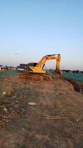 รถขุดฮุนได 350 มือสอง นำเข้าจากเกาหลีใต้ น้ำหนัก 35 ตัน ระบบไฮดรอลิก ตีนตะขาบ ใช้เครื่องยนต์คัมมินส์ - Product Image 6