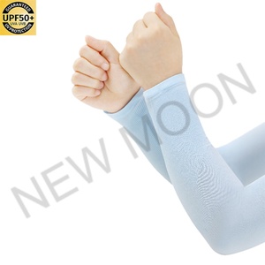 Mangas de compresión personalizadas para ciclismo con sublimación, protección UV y logo personalizado para hombre adulto - Product Image 6