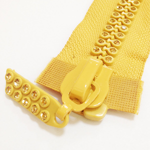 Extracteur de <span class=keywords><strong>fermeture</strong></span> à glissière en strass conçu à la mode <span class=keywords><strong>Fermeture</strong></span> à glissière ouverte à bas <span class=keywords><strong>prix</strong></span> pour sacs et vêtements - Product Image 2