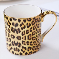 Tasse en porcelaine avec cuillère haute qualité grande capacité tasse droite style européen petite tasse à thé en céramique de luxe