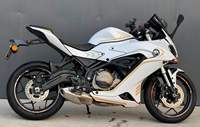 QJMoto SRK350 350cc Moteur refroidi par eau Moto sportive d'entrée de gamme Haute performance à prix abordable Convient aux débutants