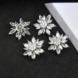 Nhiều Phong Cách Sáng Bóng Rõ Ràng Pha Lê Khóa Hoa Bông Tuyết Bow Zircon <span class=keywords><strong>Rhinestone</strong></span> Nút Cho Phụ Nữ Giày Quần Áo Túi Trang Trí - Product Image 3