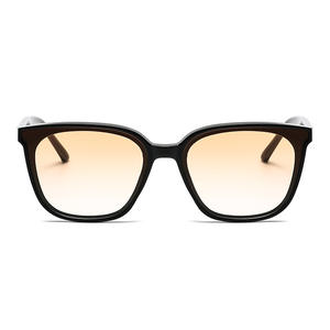Lunettes de soleil carrées pour femmes Qianai, monture noire en PC, protection UV400, pour la plage, les voyages et la photographie - Product Image 3
