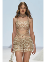 Robe de bal longue formelle à col rond avec appliques de plumes et de paillettes A12355