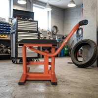 Plateforme élévatrice hydraulique à trois colonnes réglable et portable pour moto tout-terrain