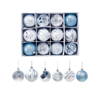 Elegante Juego de 12 Bolas Navideñas Azules ¡Decora Tu Árbol con Estilo! - Product Image 4