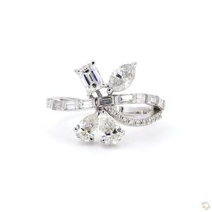 Magnifique bague en or sertie de diamants pour femme, bijou raffiné et élégant, cadeau de fiançailles ou de mariage, éclat brillant - Product Image 3