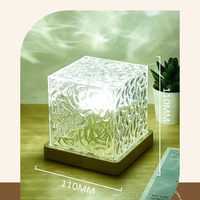 Lampe de Nuit LED Rotative Exclusivité Transfrontalière, Lampe d'Ambiance Flamme, Projection Veilleuse Effet Vagues d'Eau et Glaçons, Décoration de Chambre Carrée