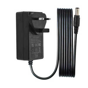 Adaptador de pared USB múltiple 18W 24W AC DC Enchufe Cuatro en Uno con cargador de teléfono de viaje internacional del Reino Unido en todo el mundo - Product Image 3