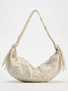 Sac fourre-tout en toile grande capacité tendance pour femme, couleur unie simple, à porter à l'épaule ou en bandoulière, idéal pour le travail et les trajets quotidiens au printemps, avec broderie. - Product Image 2