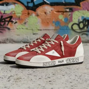 Zapatillas Deportivas de Diseño con Suela Dorada Super Goose, Blancas con Brillantina, Modelo Ball Star Dermis, Tendencia de Moda, Primavera Clásica, Extra Brillantes - Product Image 1