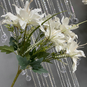 2022 nuovo giglio artificiale fiori mazzetto di seta calle Bouquet <span class=keywords><strong>Bush</strong></span> per matrimonio Bouquet decorazioni per feste <span class=keywords><strong>Baby</strong></span> Shower arredamento - Product Image 1