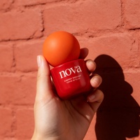 Flacons pompe à sérum de 30 ml à fond bombé et arrondi, revêtement rouge, pour base de maquillage et gel, avec bouchon sphérique orange mat