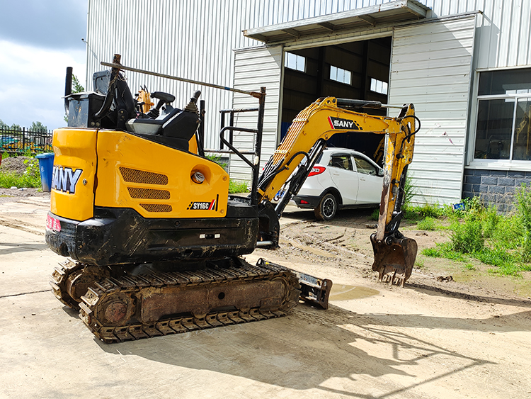 mini excavator used for farm