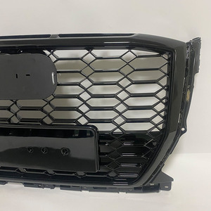 Griglia Anteriore a Nido d'Ape Modificata OLIVER per <span class=keywords><strong>Audi</strong></span> <span class=keywords><strong>Q2</strong></span>, <span class=keywords><strong>Modelli</strong></span> 2022-2025 - Product Image 3